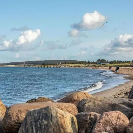 Modernes In Mit Garten Apartment Kuehlungsborn